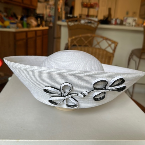 Vintage SYLVIA white Straw Hat - Picture 1 of 6